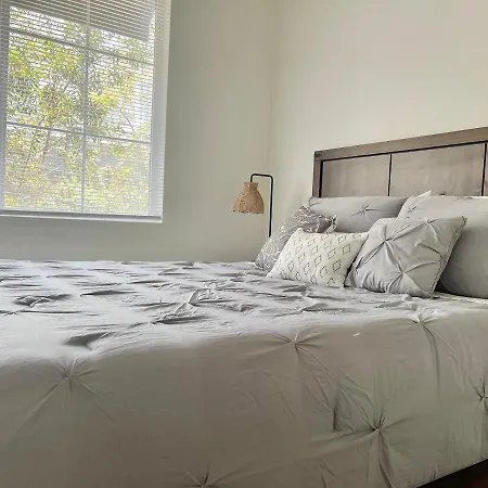 Sleep 6 Near Marina, Cedar Sinai, Venice 5Min, Lax 10Min